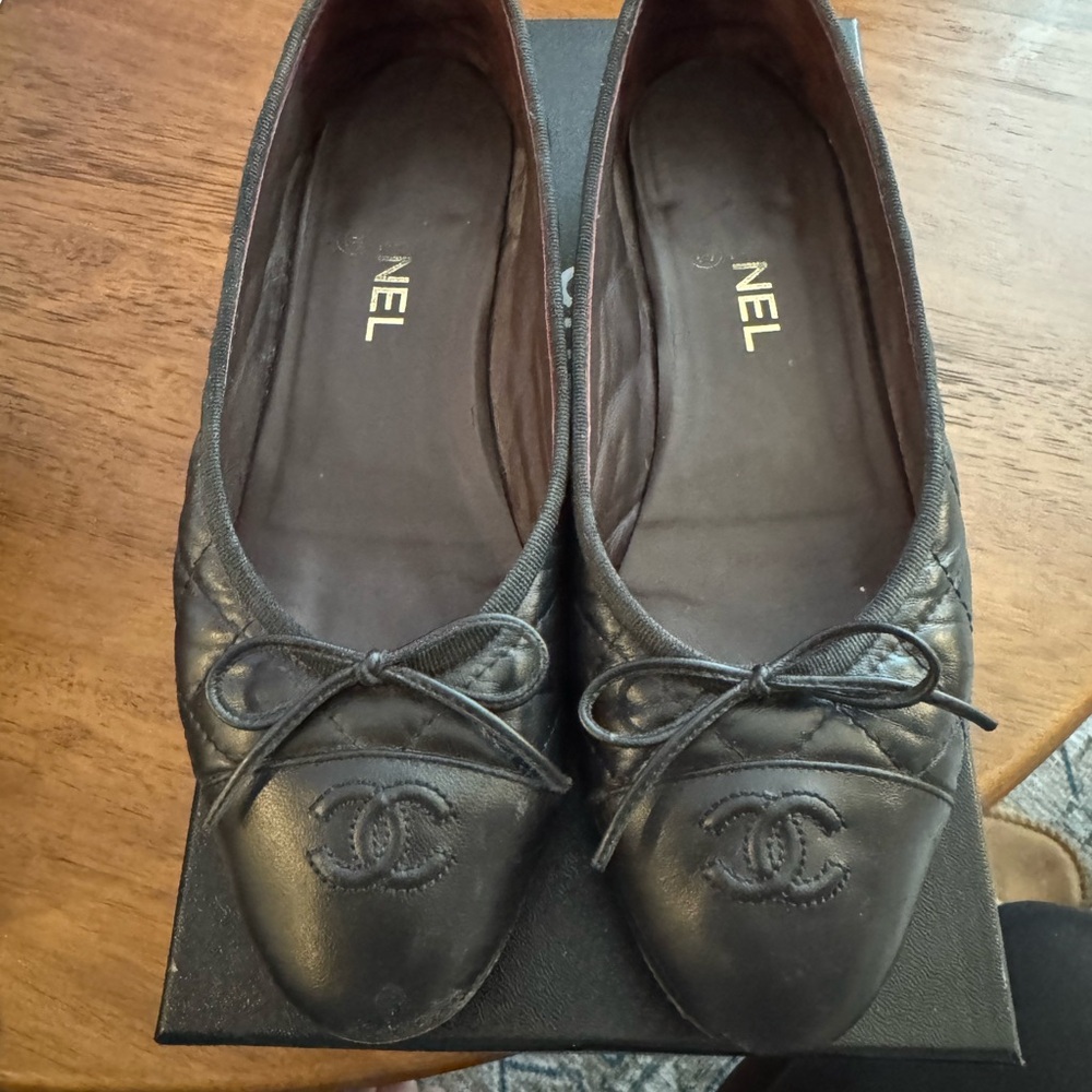 CHANEL Black Leather Loafers with Bow